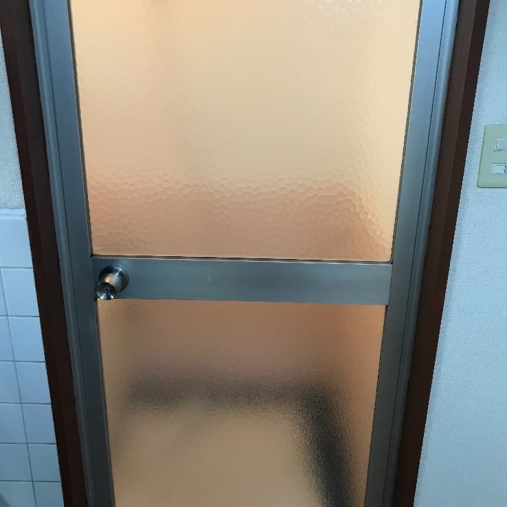 かすみガラス入り浴室ドア